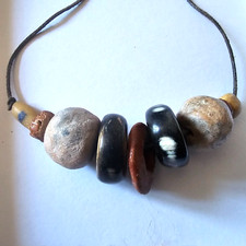 Collier d'artiste Bobo 70' perles antiques argile verre pierre corne - lbb0006