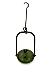 Ancienne lampe à huile au coq de mineur en métal