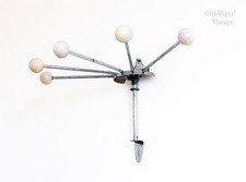 Porte manteau deux boutons rouge et noir années 50 FRANÇAIS vintage milieu de siècle industriel