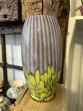 Vase ancien en verre coloré époque Art Déco hauteur: 18,8cm en parfait état