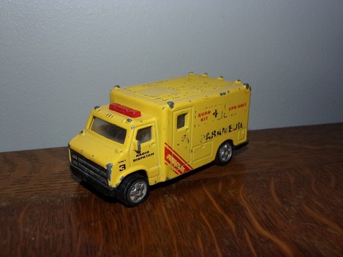 Ambulance paramedic golden - paramedic,