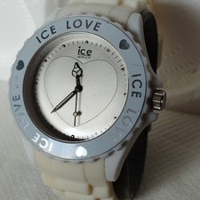 Montre femme ICE WATCH quartz pile incluse bracelet blanc silicone