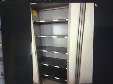 armoire metallique de bureau