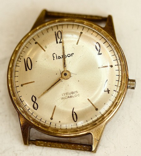 Montre mécanique ancienne - montre,