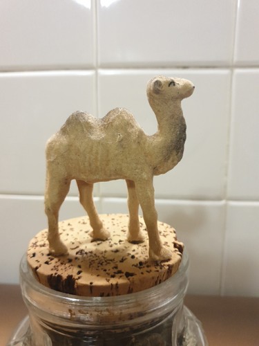 Ancien chameau patte - patte, allumette