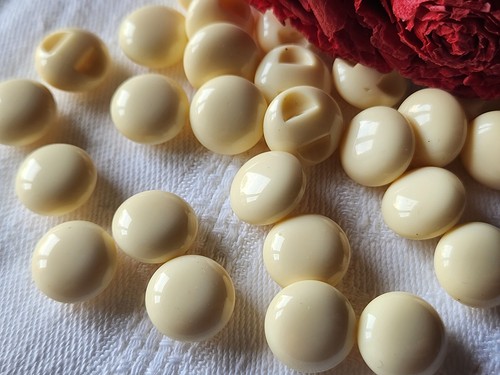 Lot boutons vintage créùe - boutons,
