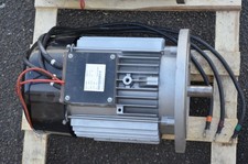 Moteur Asynchrone -8000 W-3000 rpm-D 220 mm-36 Kg- Couple 29,4 Nm-220 Amp-3x27 V