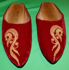 BABOUCHES FEMME marque MONDIALE ITALIA Velours rouge brodé or Taille 36 / 37