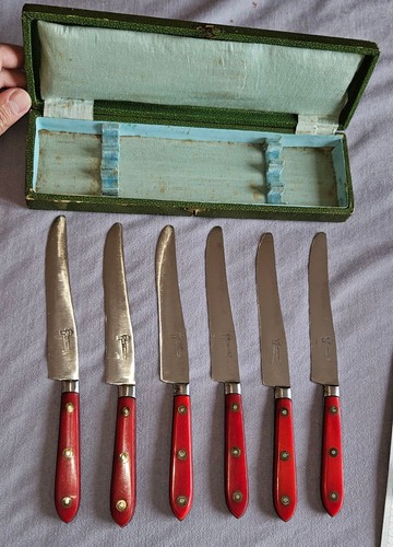 Coffret anciens couteaux - 6,
