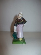 Figurine une vieille femme - vieille,