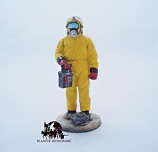 Figurine Del Prado plomb Pompier Tenue Protection Chimique Allemagne 1996