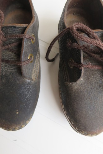 Paire chaussures cuir - ,