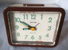 ANCIEN VINTAGE RHYTHM QUARTZ ALARM REVEIL 1970 N° 4RA859 en plastique