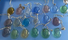 Insigne Allemand WW2 Série De  19 Visages Connus En verre État SUP