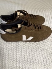 Women’s Sz 10 VEJA Brown