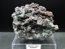 GRENAT + PYRITE - VALLÉE D'AOSTE, ITALIE - 8,5 x 6,5 cm - 487 g avec socle