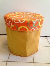 sympathique Tabouret coffre de rangement Vintage Orange Années 70's 
