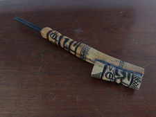 PIPE AFRICAINE EN OS SCULPTÉ
