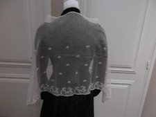Châle/Etole ancienne en tulle brodé.