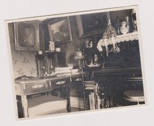 ? Photo ancienne ?️ Intérieur bourgeois ? Piano & bureau ? Livres juin 1926