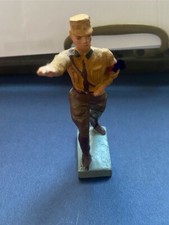 LINEOL / ELASTOLIN: LINEOL . Officer with brown shirt marching and saluting