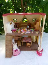 Maison Sylvanian Families rose cottage + Famille lapin + meubles