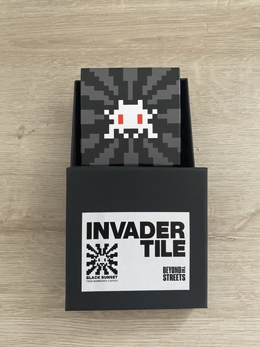 Invader tuile beyond the - invader,