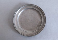 Assiette en étain poinçon