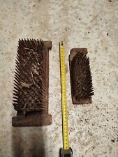  Très ancien lot de deux PEIGNES à CARDER le lin ou le chanvre