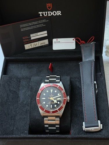 Tudor black bay red - tudor,