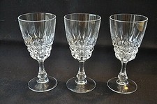 Lot de 3 verres à vin blanc