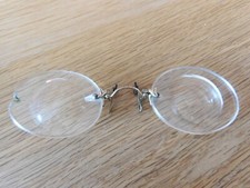 ancienne paire de binocle, pince nez