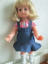 robe en jean + chemisier à fleurs pour poupée Emilie de Modes et Travaux