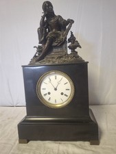 Horloge ancienne en Régule avec figurine - À remettre en marche