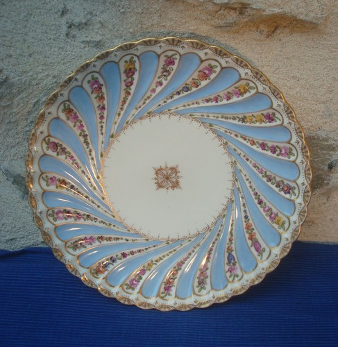 V73 très belle assiette - belle,