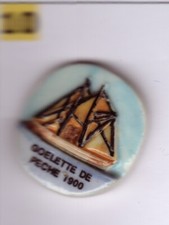 Pin's Badge en porcelaine ceramique Bateau voilier sailing Goelette  peche 1900