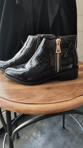 Bottines effet croco - noires, la