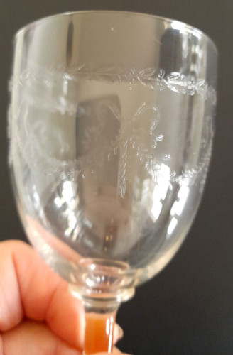 Anciens verres pieds à - 3,