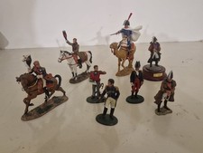 lot de 8 Figurines époque