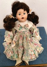 Poupée d'artiste poupée en