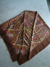 CHALE VINTAGE MOTIF CACHEMIRE 100°/° POLYESTER - Dimensions 116 x 116 cm