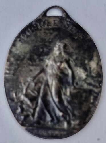 Ancienne médaille ovale - ancienne, en