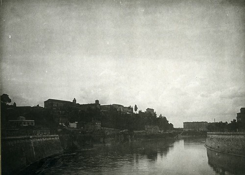Italy travel scene - scene, tiber