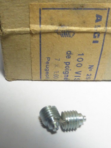 Vis capot couvercle ancien - vis,