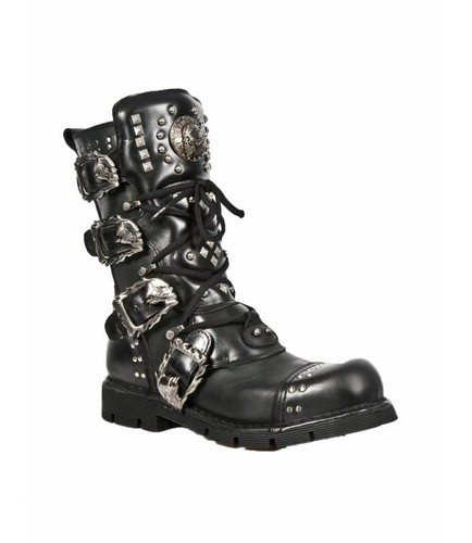 Bottes cuir clous - en,