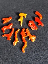 Dix brins de corail rouge cru