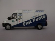 FIAT DUCATO RALLY 2001 ASSISTANCE FIAT PUNTO N°69 1/43 IXO