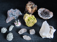 Lot de minéraux (Quartz, fluorine, pyrite, pyromorphite...)