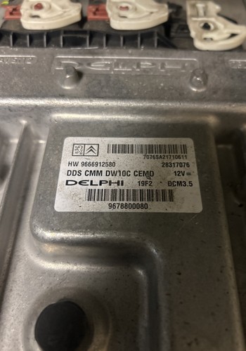 Calculateur moteur peugeot - calculateur,