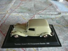 CITROËN Traction 11BL Fourgon Danoise 1950 Universal Hobbies  1/43 sur Socle